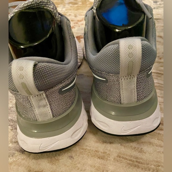 Womens Nike React FlyKnit Athletic Shoes - Picture 2 of 5